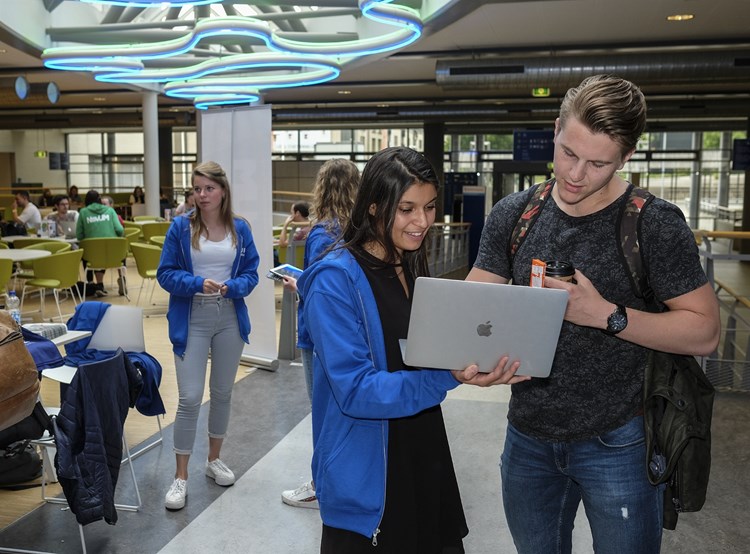 Dope wederom grote winnaar universitaire verkiezingen
